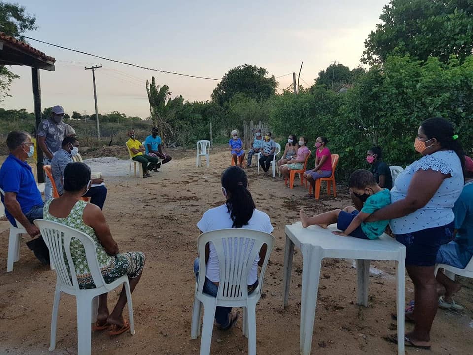 O Secretário de Agricultura, Joelson Silva e o Chefe de Departamento de Recursos Hídricos, Paulo Evangelista, reuniram -se com com a Comunidade do Morais/Santa Cruz para tratar das demandas de água na região.