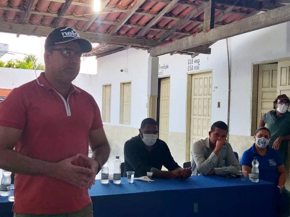 Reunião com os feirantes e açougueiros do Distrito do Retiro.