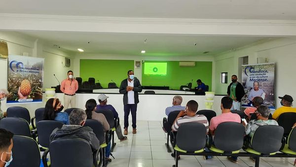 Reunião com o Banco do Nordeste e os Produtores Rurais.