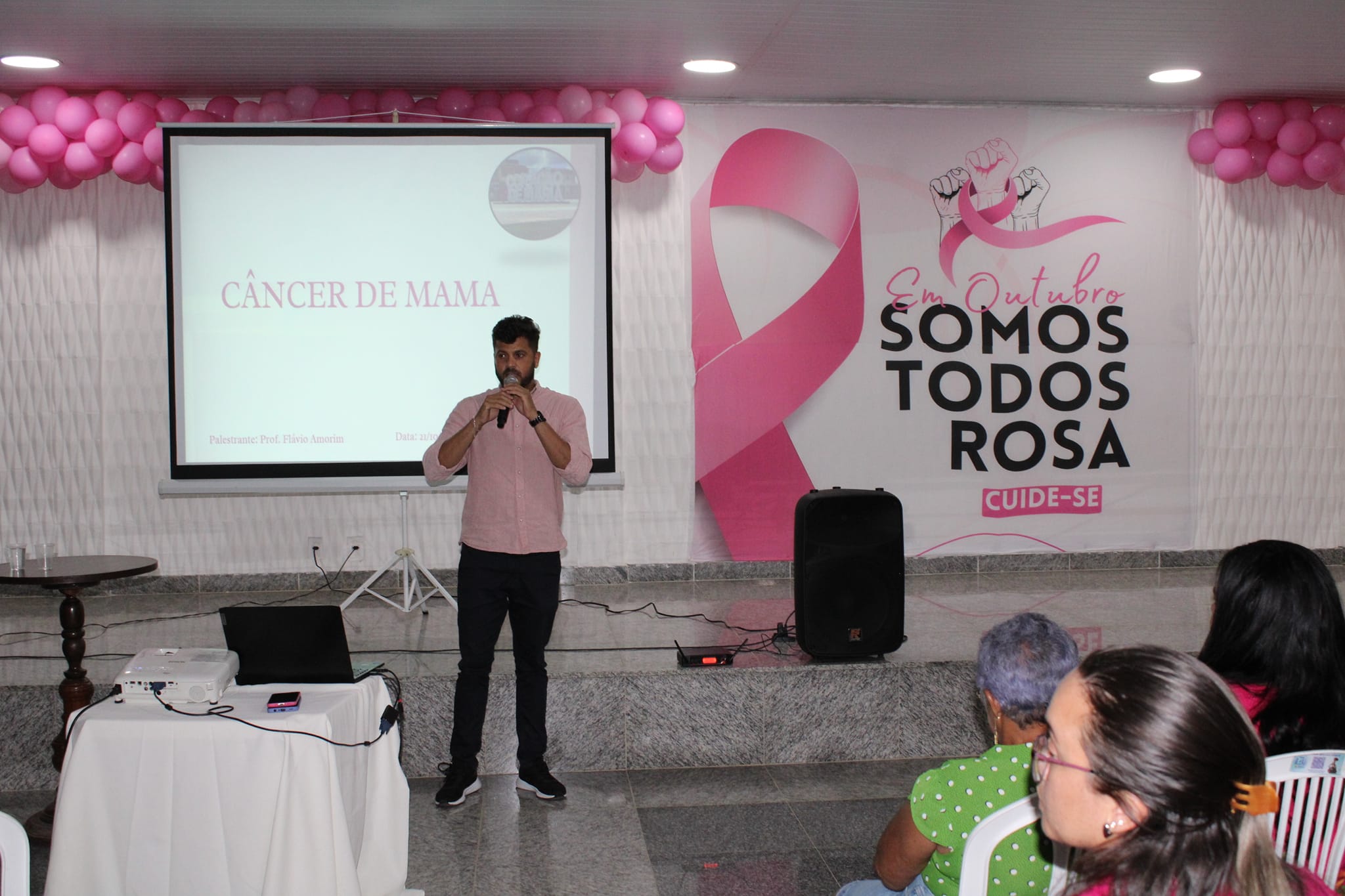 Nesta segunda-feira 21.10, a Secretaria de Saúde realizou uma Capacitação e Palestra sobre o Outubro Rosa para os Profissionais da Saúde.