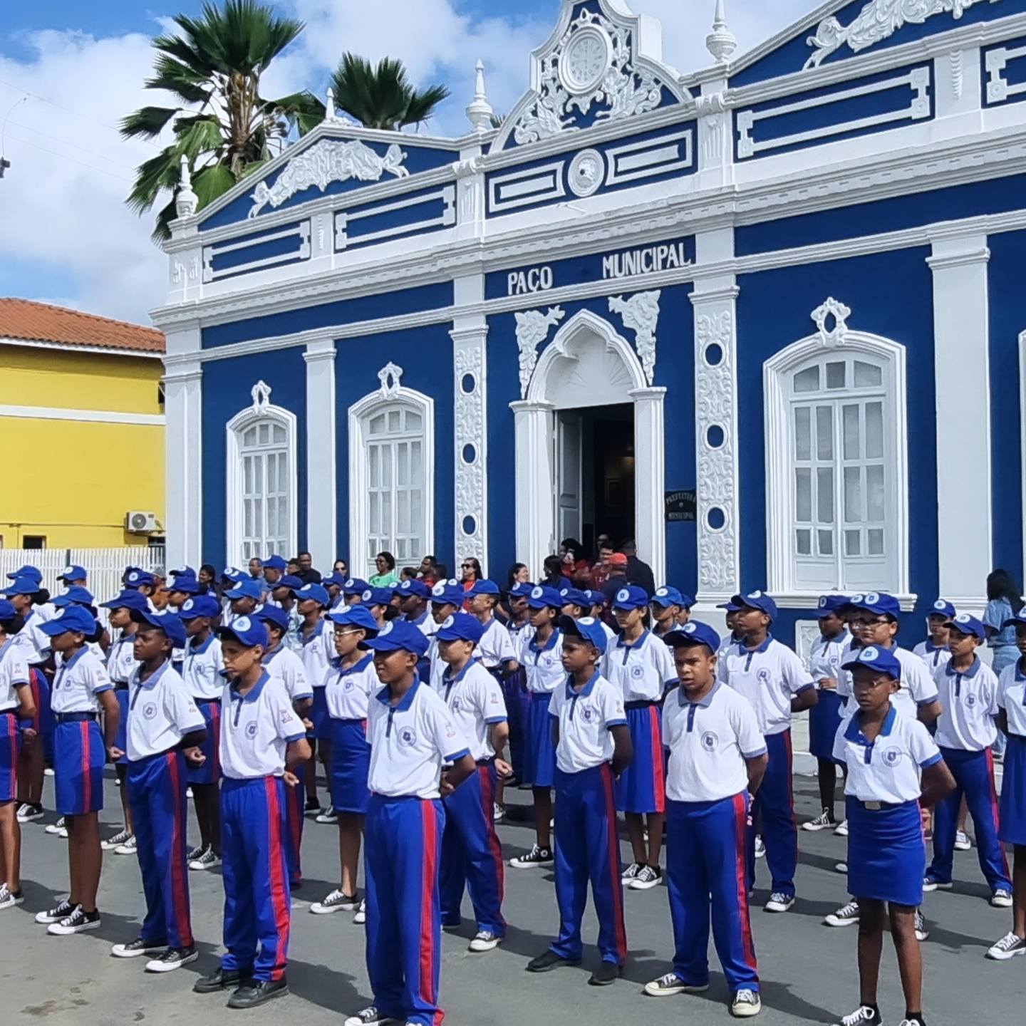 Nossos alunos do Colégio Manoel Novais, anteciparam a homenagem ao Dia da Proclamação da República